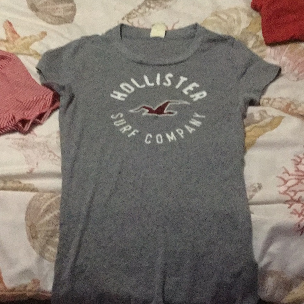 !!SOLD!!Grey hollister tee shirt